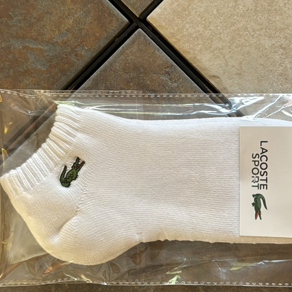 LACOSTE SPORT. Unisex, White, Low Cut Sports Socks with Logo.Fits Shoe Sizes 6-9 - Picture 4 of 8